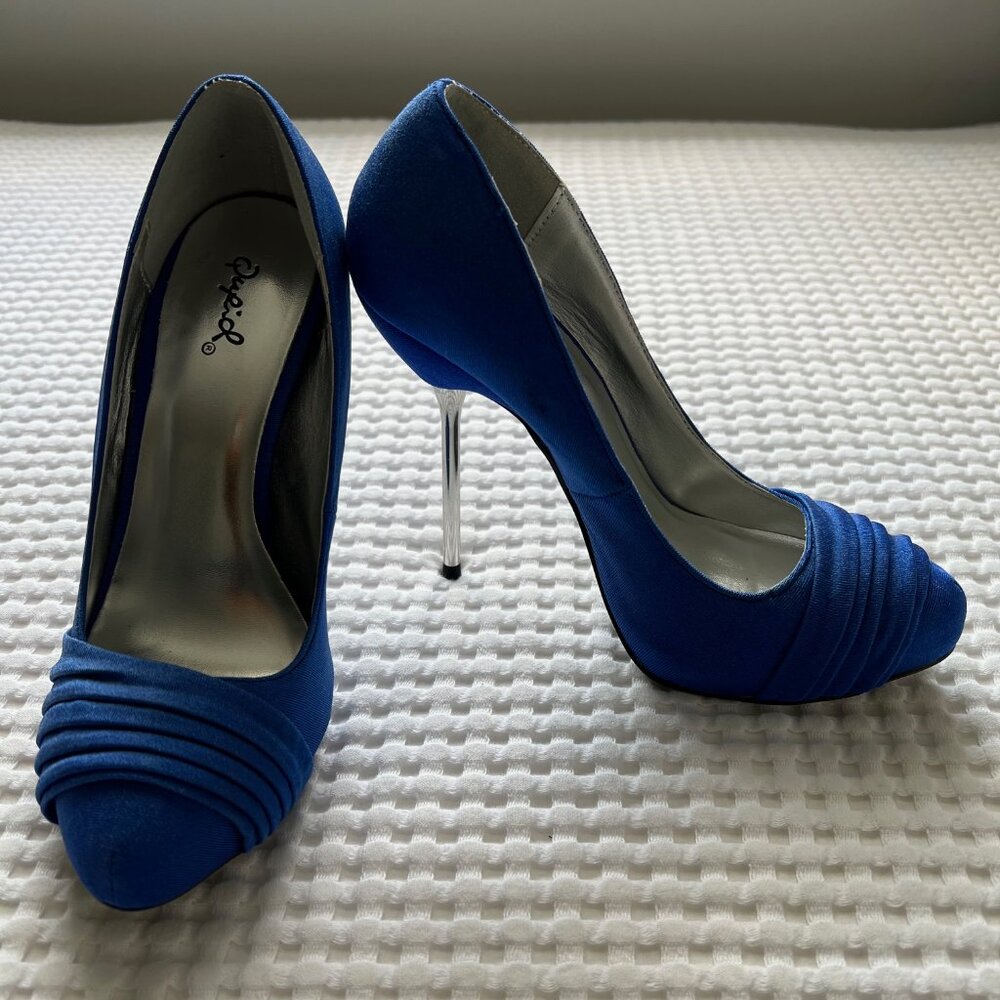Blue Stiletto heels NWOT